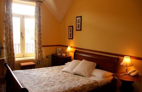 Forest Row Hotel | Chequers Inn Hotel