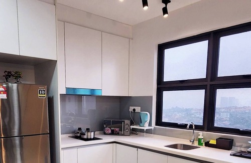 Taman Mutiara Apartment | Cheras Minimalist Duplex Retreat for 8 Guests