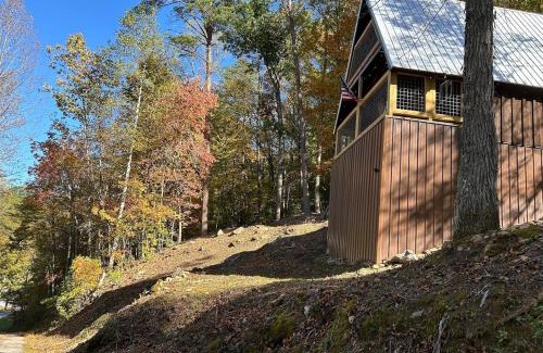 Wellington House | Cherokee Cabin-Cave Run Lake and Cliff Views-Red River Gorge