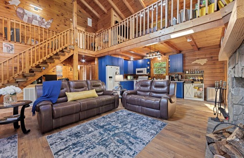 Maggie Valley Cabin | Cherokee Cabin/Hot Tub/Pet Friendly