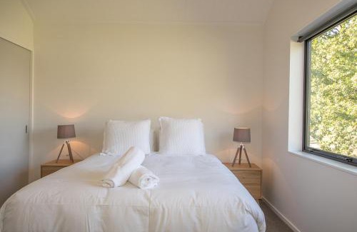 Frankton Apartment | Cherry Apartment