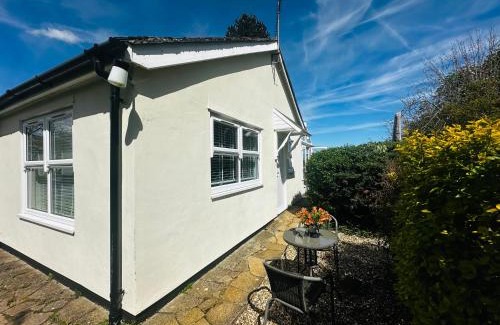 Shrivenham House | Cherry Bungalow Guesthouse