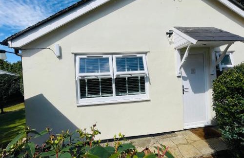 Shrivenham House | Cherry Bungalow Guesthouse