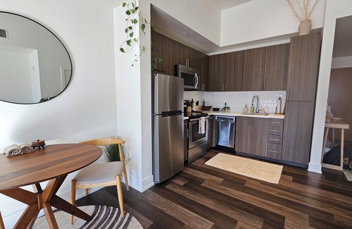 Cherry Creek Apartment | Cherry Creek Rooftop Oasis- Pool, Hot Tub and breathtaking Mountain View’s