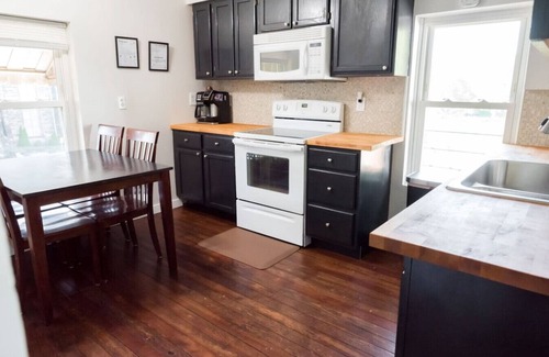 Massillon Apartment | Cherry Nirvana - 2BR Apartment