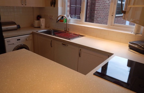 Cherry Hinton House | Cherry Palace 3 BD Parking Spaces groups