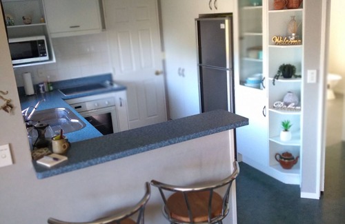 Te Awamutu House | Cherry Tree Lane Accommodation, Quiet location bordered by farmland.