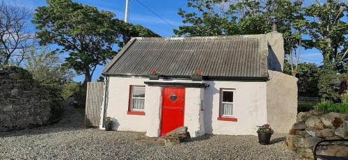 Ballyliffin House | CherryTreeCottage - Cosy 19thCentury Pet Friendly