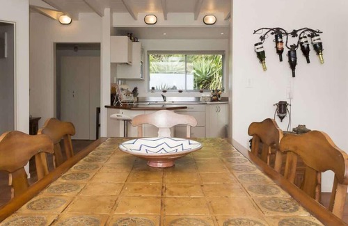 Oakura Villa | Chester Cottage Beachfront - direct ocean access