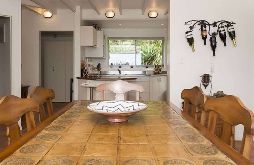 Oakura Villa | Chester Cottage Beachfront - direct ocean access