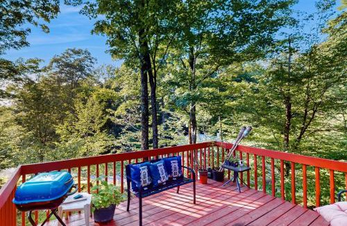 Lake Ariel House | Chestnut Hill Hideaway