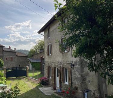 Job House | Chez Élise et Jean Yves