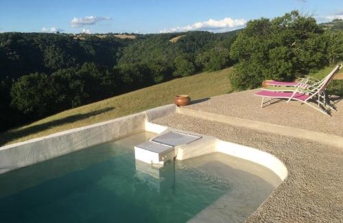 Mirandol-Bourgnounac Bed & Breakfast | Chez Alice,simplicité et petite piscine