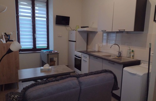 Bourbonne-les-Bains Apartment | Chez Caroline, RDC near the spa