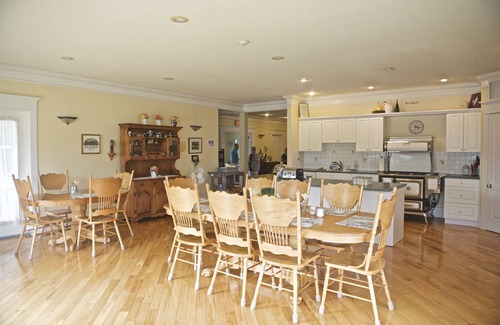 Fort McMurray Hotel | Chez Dube Country Inn