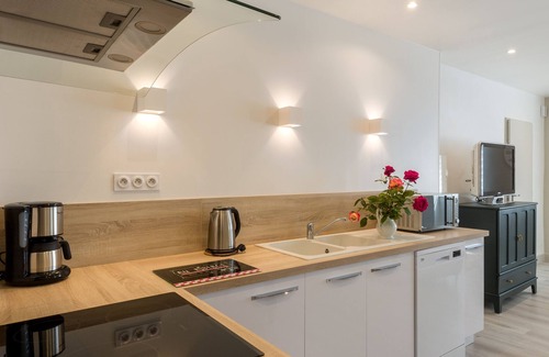 Passenans House | "Chez la Tante Louise" charming private apartment