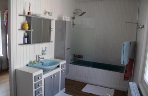 Le Neubourg Apartment | chez mary et bruno