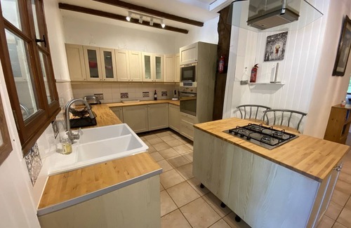 Juignac House | Chez Maurit - 3 Bed Main House, Pool and Tennis Court
