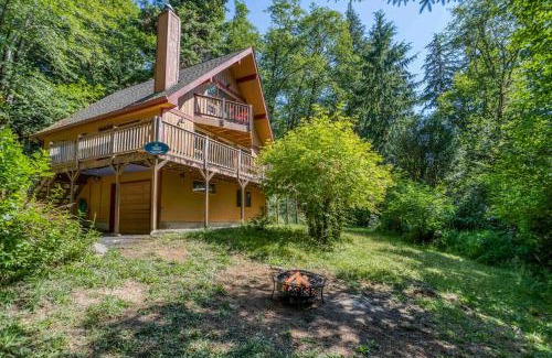 Cloverdale House | Chez Nous Chalet - Meredith Lodging