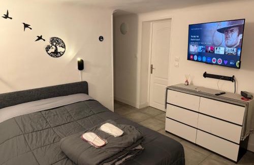 Sevran Apartment | Chez Pascal et Louna au calme ! Near Paris, transport RER B, Roissy CDG Airport, Disneyland
