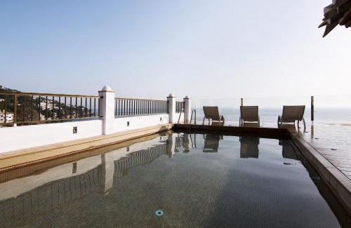 La Herradura Villa | Chezmoihomes Duplex Penthouse with Swimming Pool