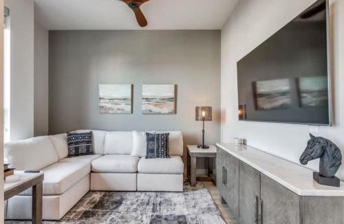 Cityplace Apartment | Chic 1 Bed Apt on McKinney Ave