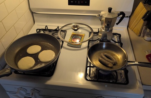 Stone Tavern Apartment | Chic 1-bedroom apartment with AC, WiFi in charming Hightstown