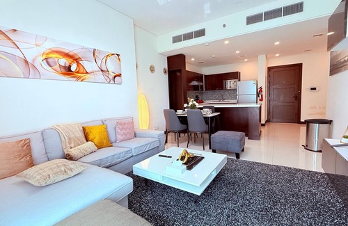 Qudaibiya Apartment | Chic 1-bedroom apartment in marvelous Manama with AC, WiFi, fitness room