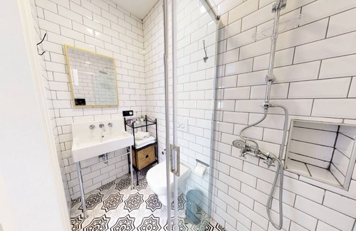 Galata Hotel | Chic 1-bedroom hotel with WiFi and AC in welcoming Istanbul
