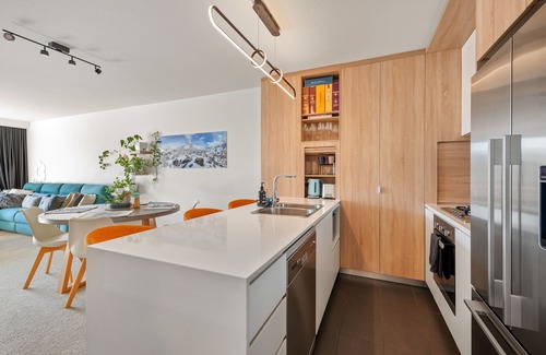 Teneriffe Apartment | Chic 2 bed/2 bath Apartment with City Views