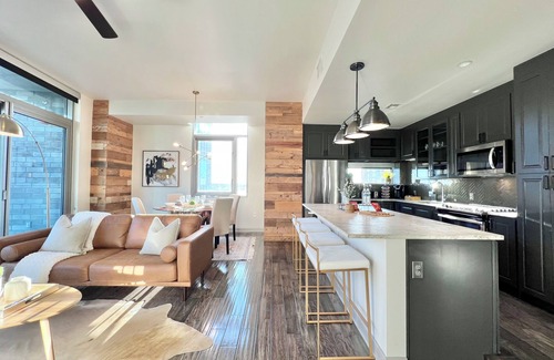 Uptown Apartment | Chic 2-bedroom apartment with AC, fitness room in brilliant Victory Park Dallas