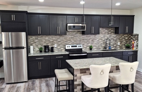 Freeport House | Chic 2BR/2BA Retreat: Modern Comfort & Style, Near the Beach