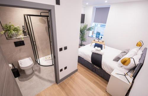 West Finchley Apartment | Chic 2King BD Apt London with Ensuite & Pull Out Bed