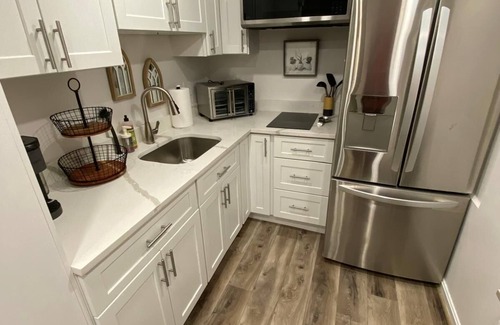 Parkville Apartment | Chic and cozy apartment with WiFi and AC in Parkville