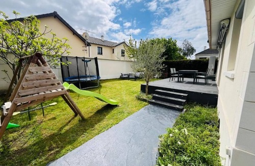 Tremblay-en-France Apartment | Chic and peaceful at only 10 mins from Charles de Gaulle Airport