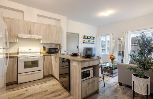 Griffintown Apartment | Chic and Spacious 3 Bedrooms in Griffintown