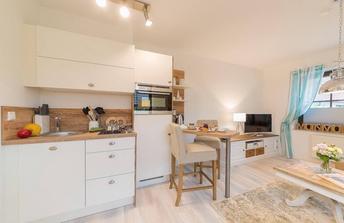 Zingst Apartment | Chic apartment with garden, terrace, sauna, bathroom and living/sleeping area