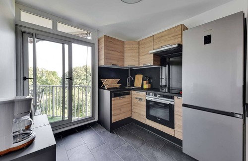 L'Ile-Saint-Denis Apartment | Chic apart with parking and balcony - Arnold Geraux