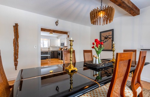Hartland House | Chic Cabin near Killington for Relaxing and Co-working