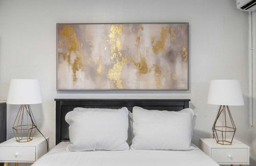 Near East Columbus Apartment | Chic City Retreat 93E