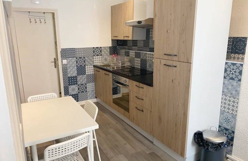 Cret de Roc Apartment | Chic & Cosy F1 Centre Gare Chateaucreux Netflix