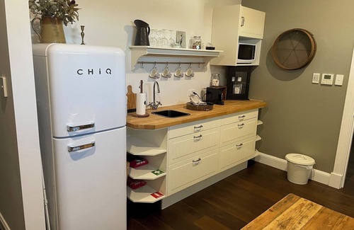 Mount Barker District Council Other | Chic & cozy guest suite with lovely rural views, close to many fab wineries.