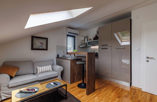 Cakovec Apartment | Chic & cozy studio - modern comforts, 2 min from the centre & top attractions!