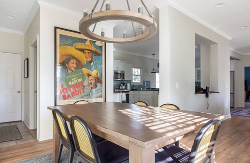 Douglas House | Chic Douglas Escape w/Courtyard & Game Lounge
