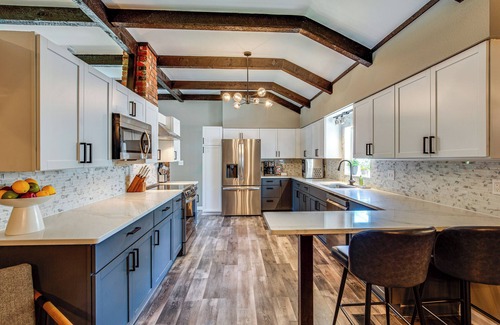 Riverside House | Chic Family-Friendly Home in Riverside: 7 Mi to KC