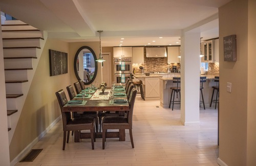 Preston House | Chic Farmhouse 2 miles from Foxwoods