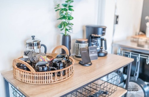 Downtown Apartment | Chic Getaway Downtown Hub Luxe Linens Near Transit