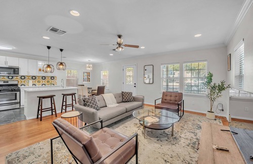 Dawson House | Chic Home-SoCo 1 block-5min Zilker & LadyBirdLake