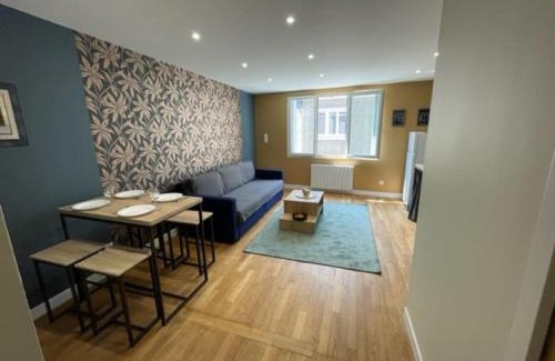 Issoudun Apartment | Chic'n Chill