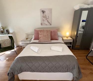 Pembridge Apartment | Chic Notting Hill Studio in Prime Central Location